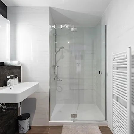 Eurovea Tower - Luke Danube 25 *