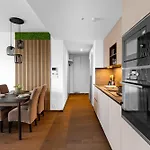 Eurovea Tower - Luke Danube 25 Lägenhet *
